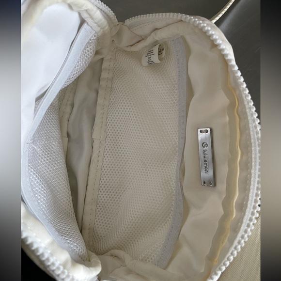 LULULEMON ATHLETICA Everywhere Cream Belt Bag - Picture 7 of 14